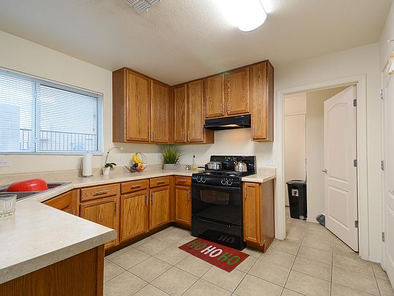 3rd image of 1328 S Flaxseed Dr