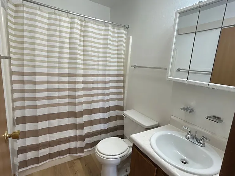 Hillcrest Apts — Photo 6