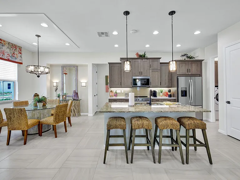 6996 Saona Ct — Photo 8