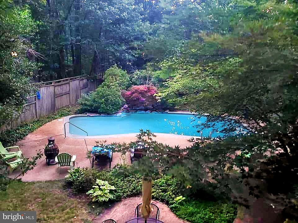 1st image of 10744 River Run Dr