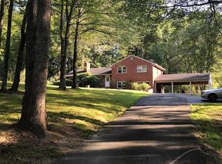 10209 Beach Mill Rd, Great Falls, VA 22066