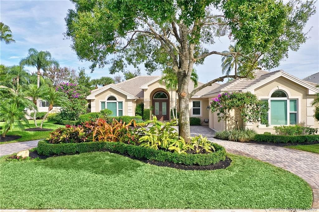 4345 SE Waterford Dr