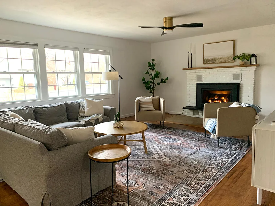 149 E Wakefield Blvd #1