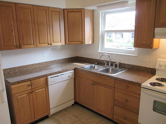 2nd image of 2402 Sedgewick Dr