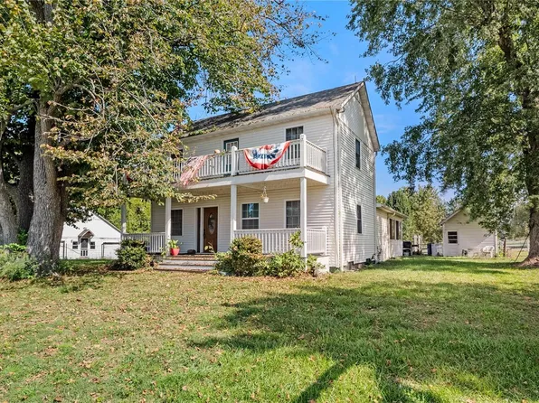 3048 Grotefendt Rd, Marine, IL 62061