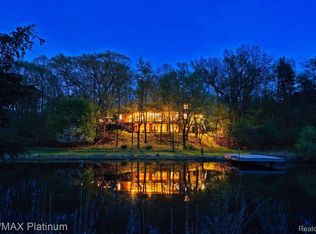 5519 Great Hawk Cir, Ann Arbor, MI