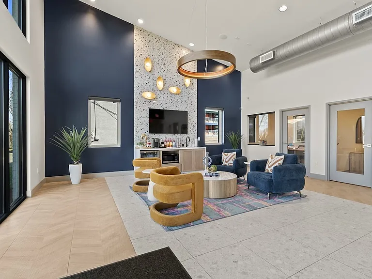 The Canvas Apartments - Coffee Bar & Seating Area