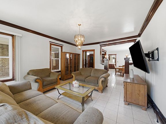 5th image of 2223 N Kimball Ave