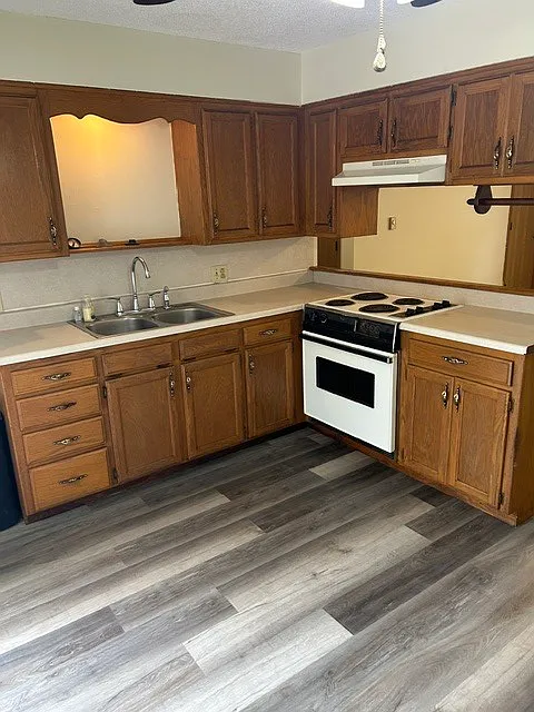 Glenn 1152 - B — Photo 2