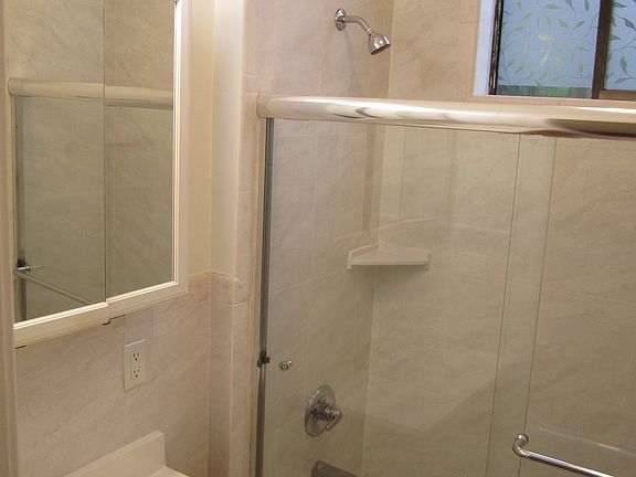 4th image of 491 Frederick St #7