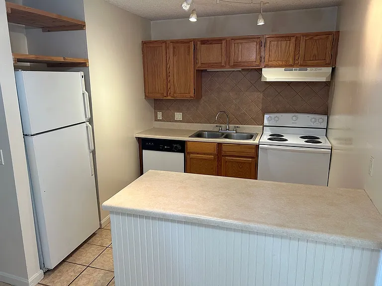 709 Dondee Dr #8 — Photo 4