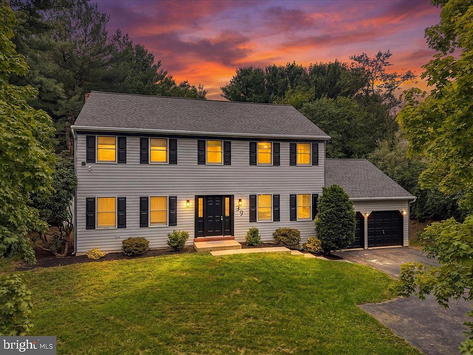 1st image of 39 Brookwood Dr