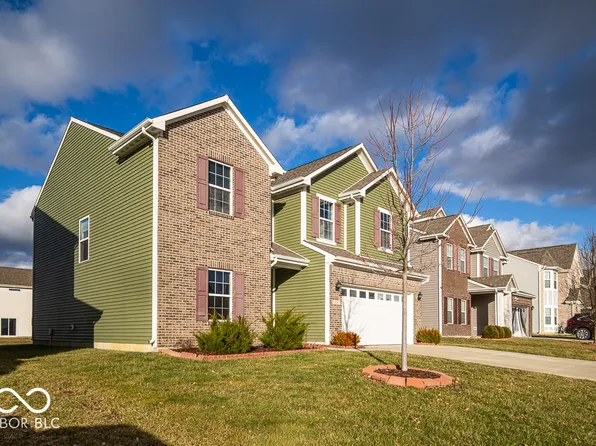 834 Blue Ash Trl, Greenwood, IN 46143