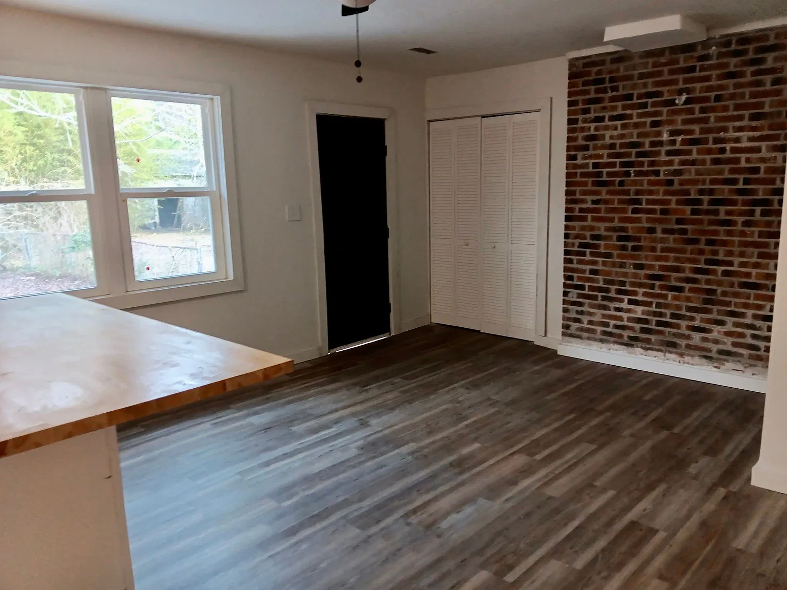 3 bed, 2.0 bath, 1300 sqft, $1,500 — Photo 2