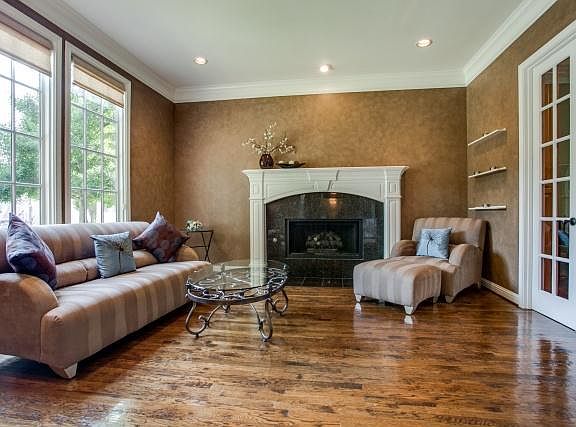 5th image of 2836 Dyer St