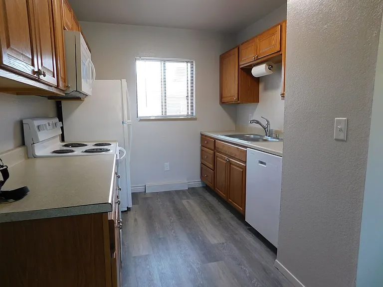 1302 Glenwood Ave — Photo 16