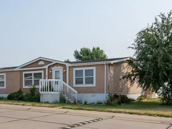 4504 Camden Loop, Bismarck, ND 58503