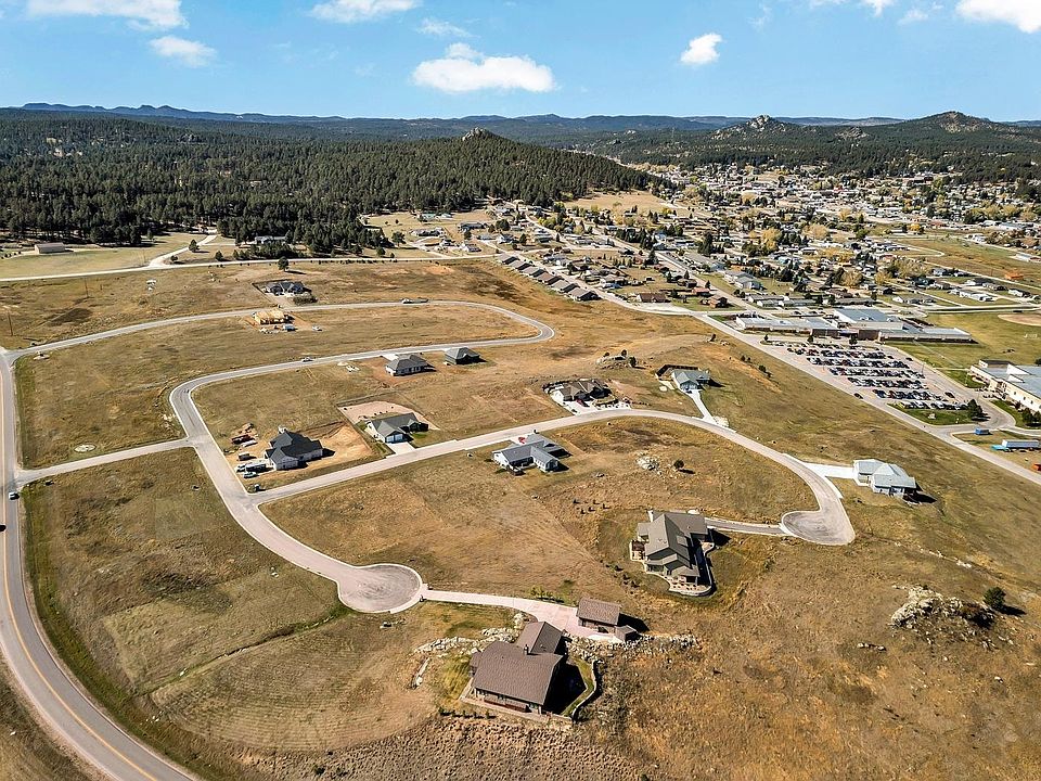 2nd image of 8 Stone Hill Dr