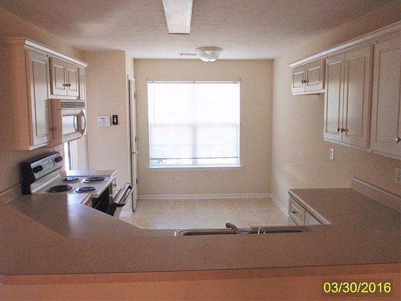 5th image of 122 Photinia Dr