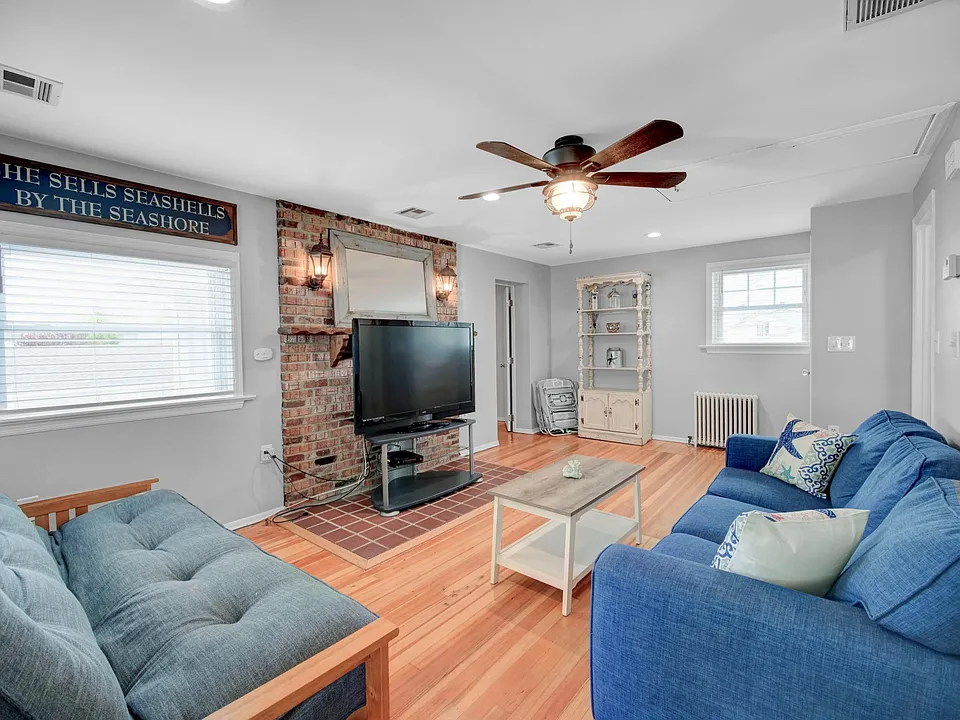 309 Arnold Ave #2