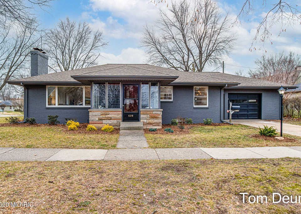 1st image of 628 Mulford Dr SE