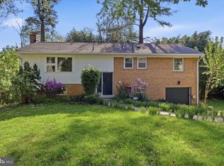 8104 Hawthorne Ct, Bethesda, MD 20817