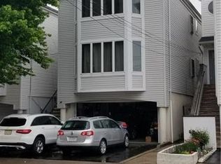 42 Jackson St, Newark, NJ 07105