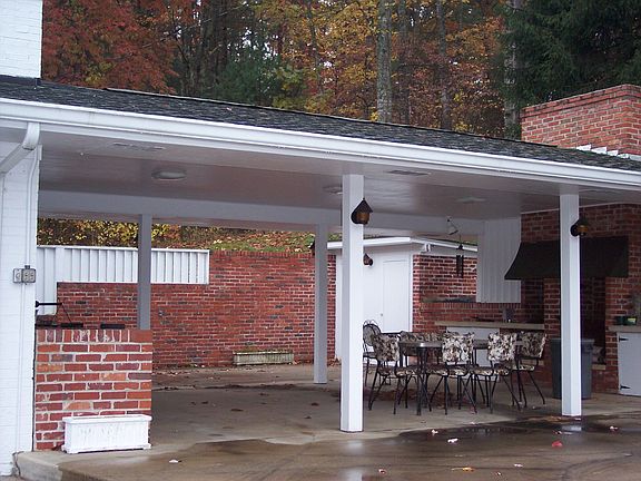 Wonderful patio and grilling area