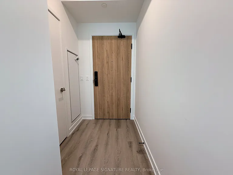 1 Fairview Rd E #1911 — Photo 1