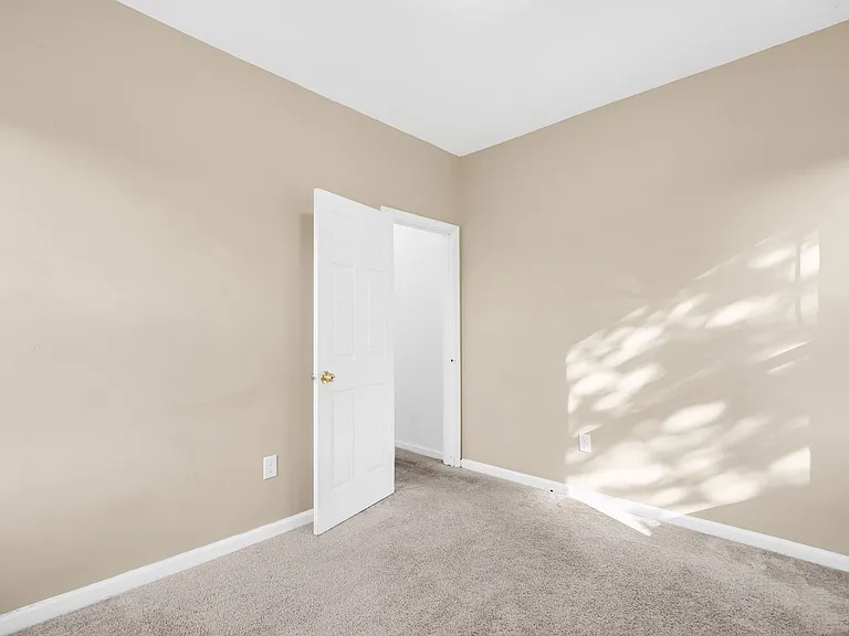 6423 Hazlett St — Photo 20