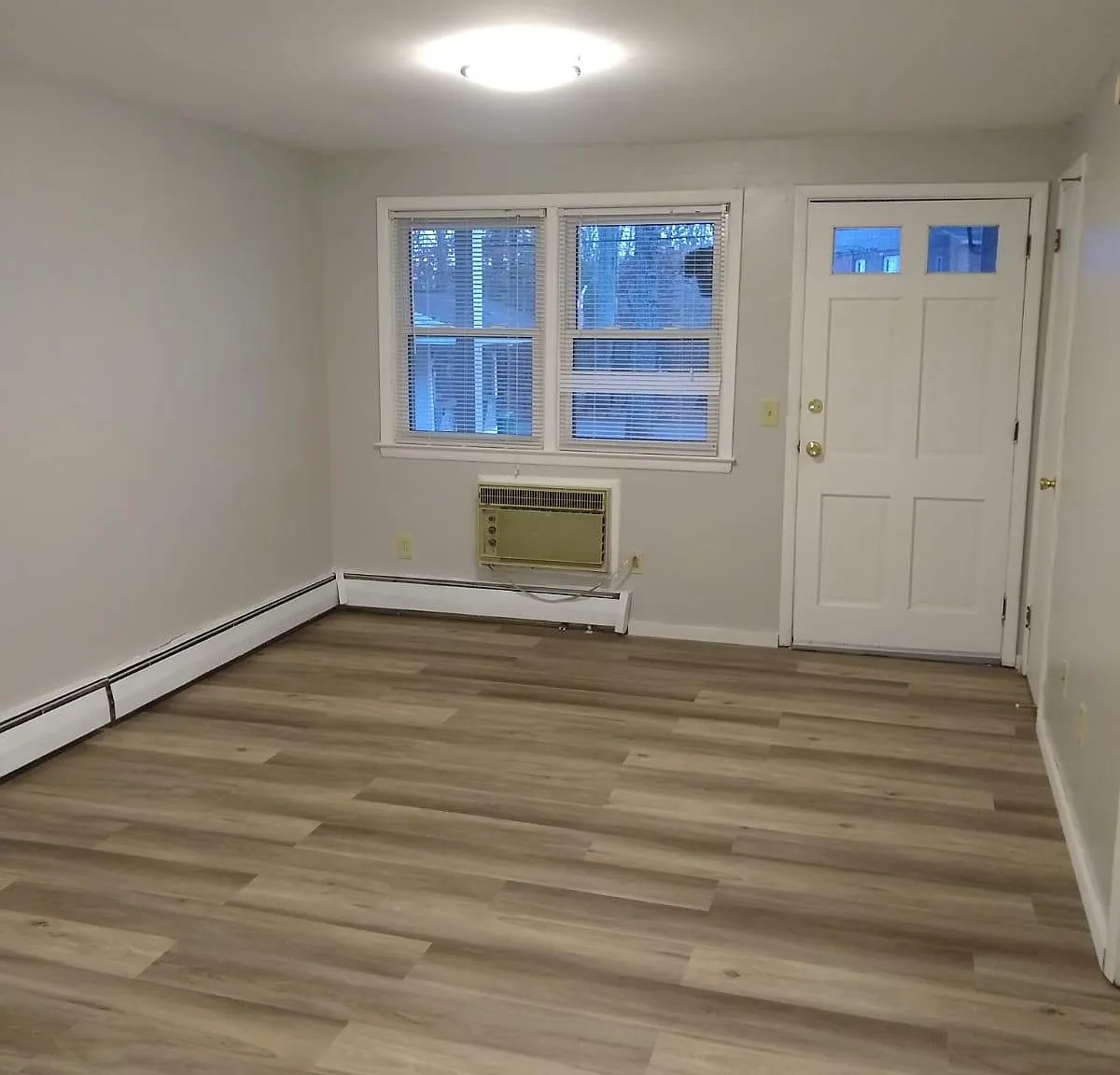 1 bed, 550 sqft, $1,200 — Photo 4
