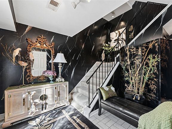 4th image of 524 Thorncliffe Dr