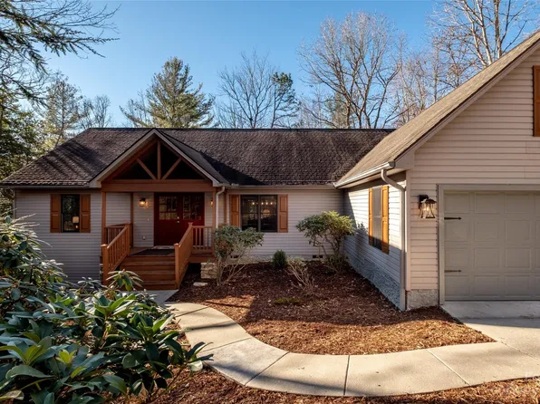226 Ogana Ct, Brevard, NC 28712