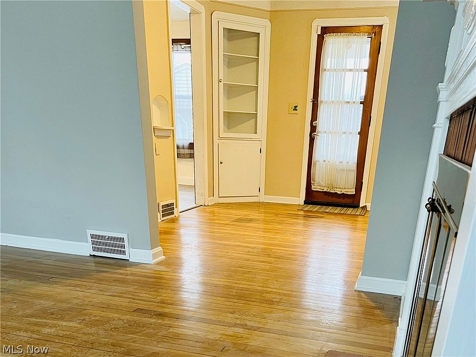 315 E 276th St, Euclid, OH 44132 Zillow