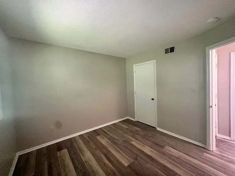 1450 Nottingham Rd — Photo 3