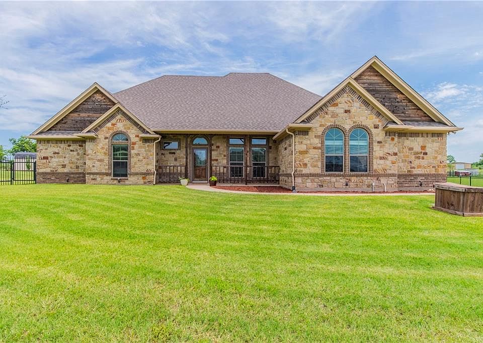 1st image of 113 Noelle Ln