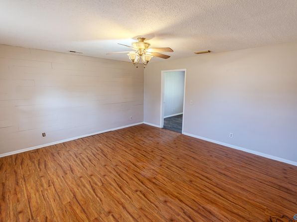 1114 Terry Cir, Albertville, AL 35951