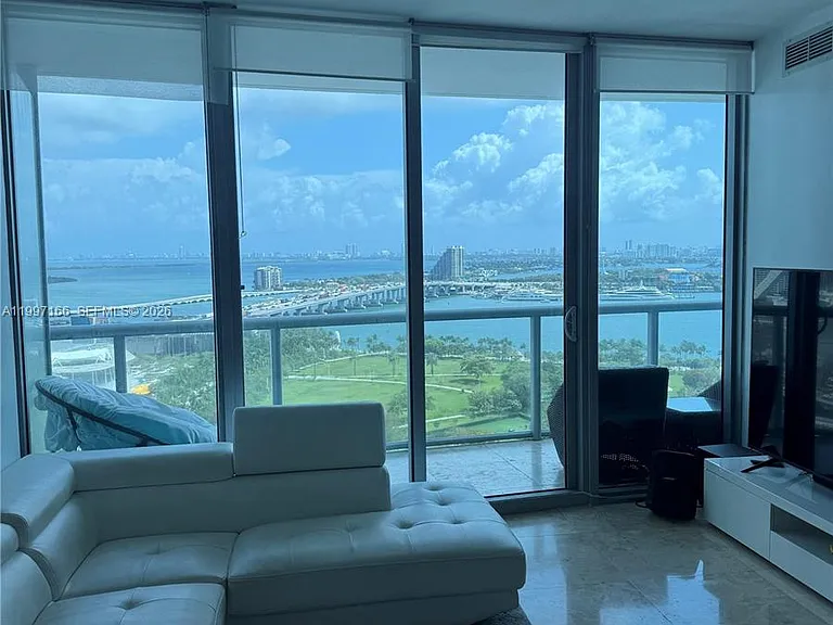 888 Biscayne Blvd #2211 — Photo 12
