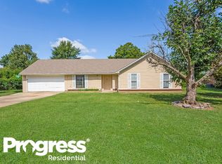 7327 Mallard Creek Dr, Horn Lake, MS 38637