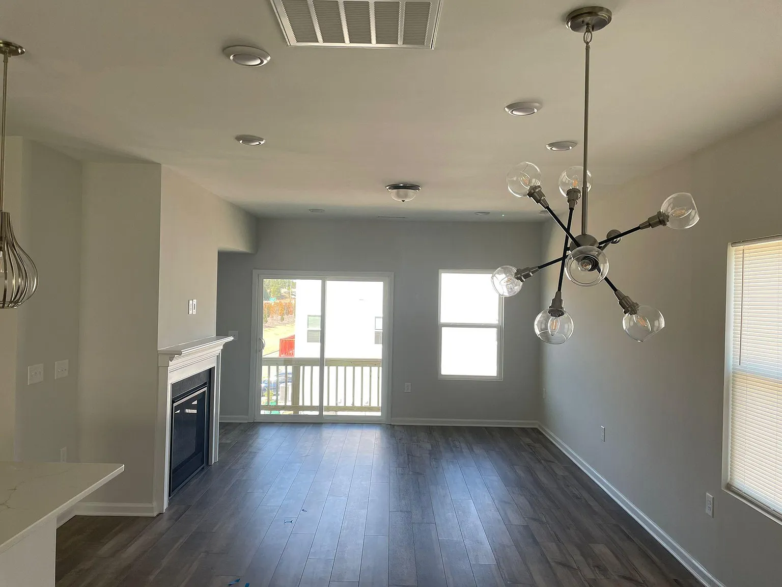 1109 Brickfield Dr — Photo 2