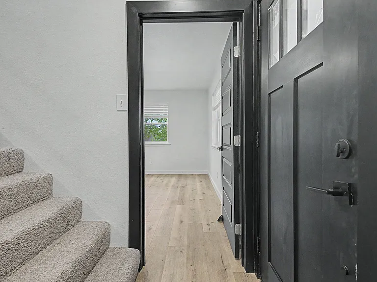 502 Rogers Way — Photo 9