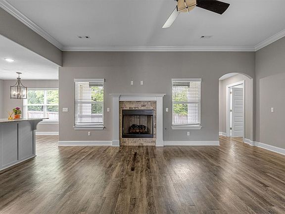 4th image of 1704 S 11th Pl