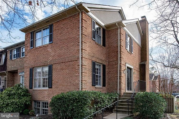 1st image of 8265 Cedar Landing Ct