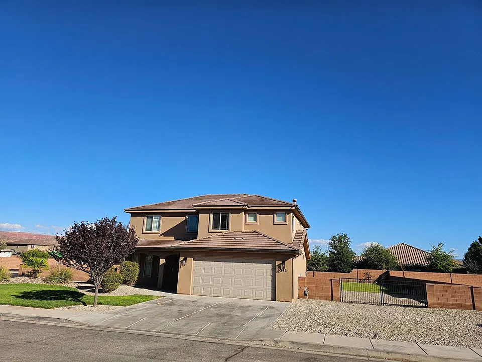 445 W River Willow Ln