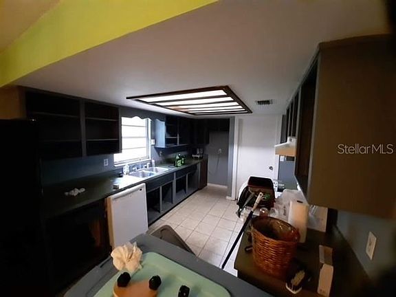 5th image of 5335 NE 20th Ct