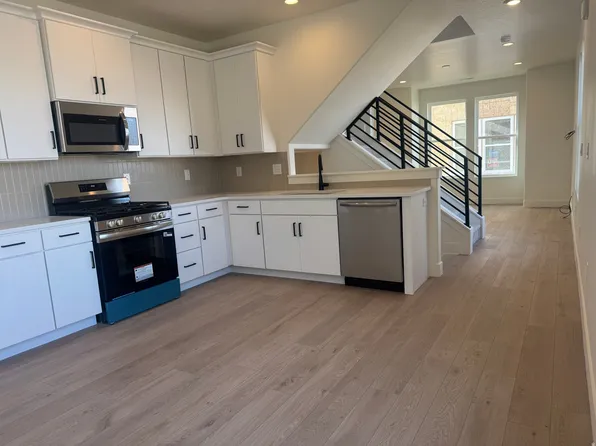 11033 S South Freestone Rd #127, South Jordan, UT 84009