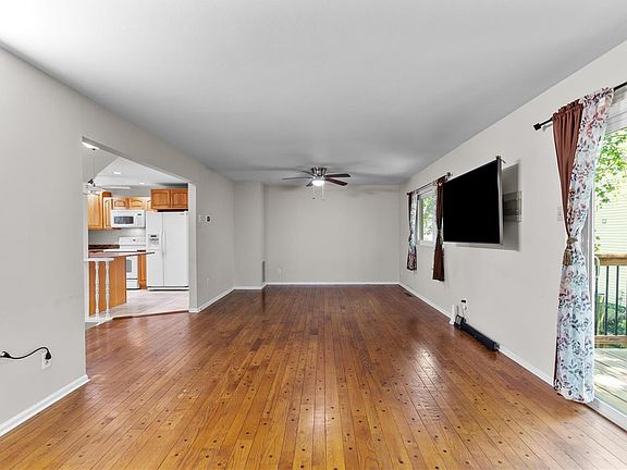 3rd image of 64 Conway Cove Dr