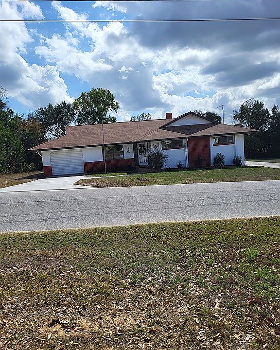 1st image of 8 Lake Henry Dr
