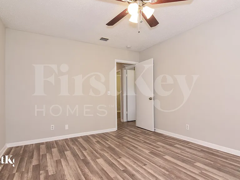 500 Brenda Dr — Photo 9