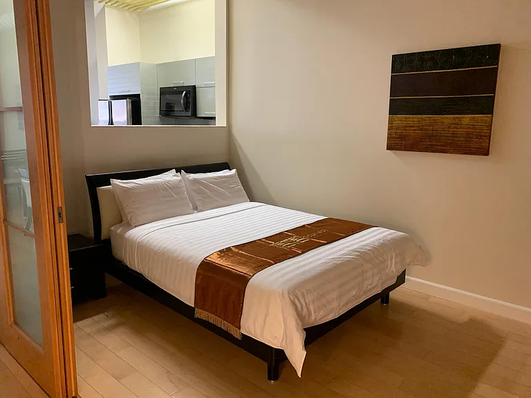 Suite #9 - 2 bed/1 bath - 979 sq ft.